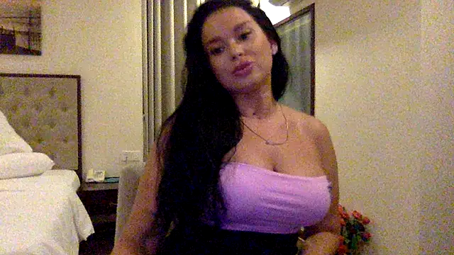 Snapshot of Fayronna chatting on February 2026 06:26:02 PM Fayronna online show from February 2026 06:26:02 PM