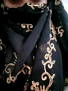 Snapshot of RAYI_Queen_15 chatting on November 2025 04:11:02 PM RAYI Queen 15 online show from November 2025 04:11:02 PM