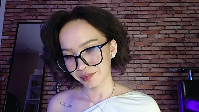 saya li1 online show from October 2025 09:04:01 PM