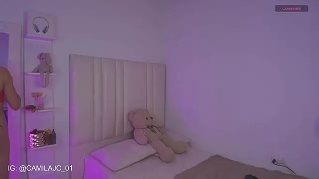 KIMMIE 01 online show from February 2026 03:57:01 PM