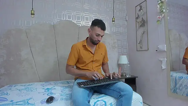 onlymen2025 online show from October 2025 08:53:02 PM