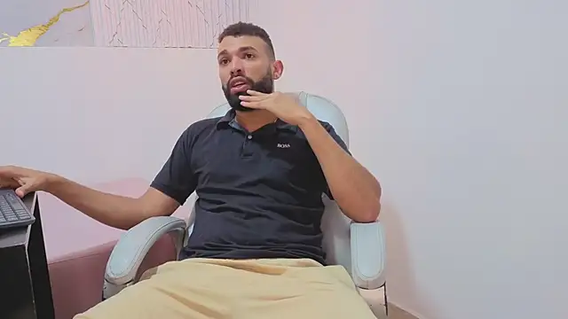 onlymen2025 online show from December 2025 07:33:02 PM