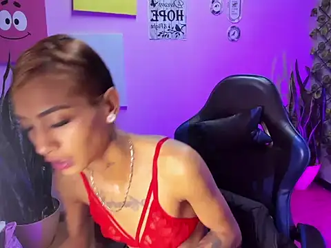 Snapshot of KarlaSlutSkinny__ chatting on November 2025 02:23:02 AM KarlaSlutSkinny online show from November 2025 02:23:02 AM