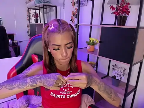 Snapshot of KarlaSlutSkinny__ chatting on December 2025 03:11:02 AM KarlaSlutSkinny online show from December 2025 03:11:02 AM