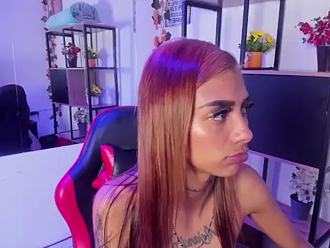 Snapshot of KarlaSlutSkinny__ chatting on December 2025 09:27:01 AM KarlaSlutSkinny online show from December 2025 09:27:01 AM