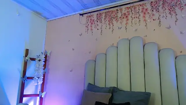 SweetRenata  online show from October 2025 11:17:01 AM