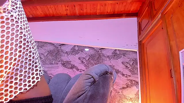 Ethan thouse online show from December 2025 07:10:01 PM