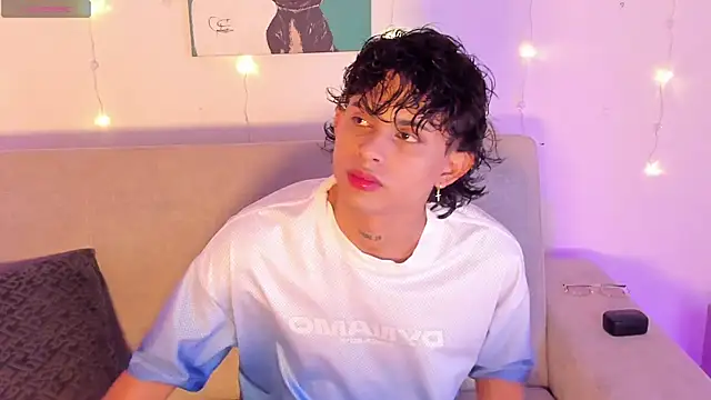 lua boy online show from April 2026 09:23:02 PM