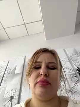 Snapshot of Passion-Blondy chatting on February 2026 12:56:02 PM Passion-Blondy online show from February 2026 12:56:02 PM