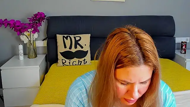 Snapshot of Passion-Blondy chatting on February 2026 07:37:01 PM Passion-Blondy online show from February 2026 07:37:01 PM