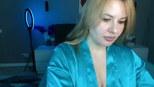 Snapshot of Passion-Blondy chatting on March 2026 08:33:01 PM Passion-Blondy online show from March 2026 08:33:01 PM