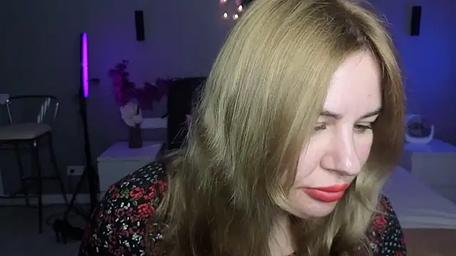 Snapshot of Passion-Blondy chatting on May 2026 06:24:01 PM Passion-Blondy online show from May 2026 06:24:01 PM