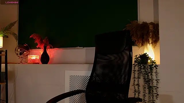 ClaireMathis online show from August 2026 03:05:01 PM