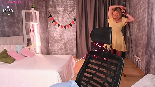 Snapshot of scent__of_woman chatting on December 2025 01:23:02 AM scent of woman online show from December 2025 01:23:02 AM