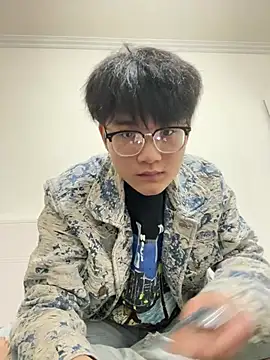 KK-cuteboy online show from April 2026 11:37:01 AM