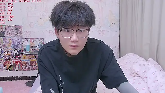KK-cuteboy online show from May 2026 11:48:02 AM