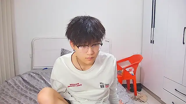 Snapshot of KK-cuteboy chatting on June 2026 11:33:01 AM KK-cuteboy online show from June 2026 11:33:01 AM