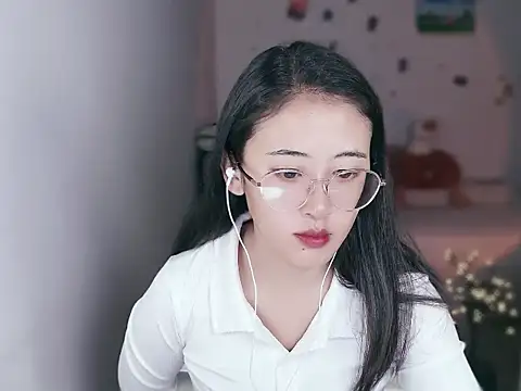 Snapshot of Queena_ chatting on January 2026 01:32:01 AM Queena online show from January 2026 01:32:01 AM