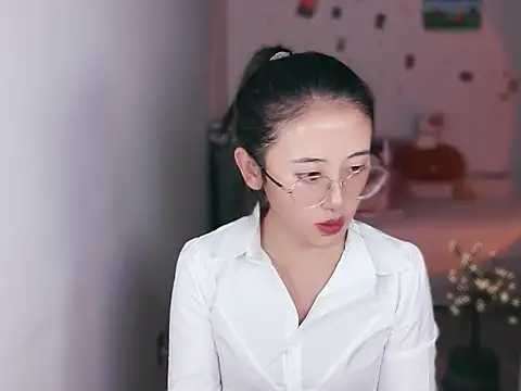 Snapshot of Queena_ chatting on January 2026 01:59:02 PM Queena online show from January 2026 01:59:02 PM