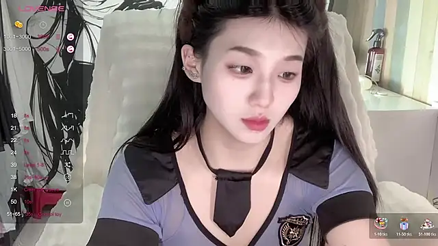 QiQi-779 online show from November 2025 11:41:01 AM