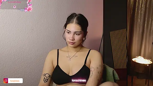 LoraShines online show from March 2026 07:29:01 PM