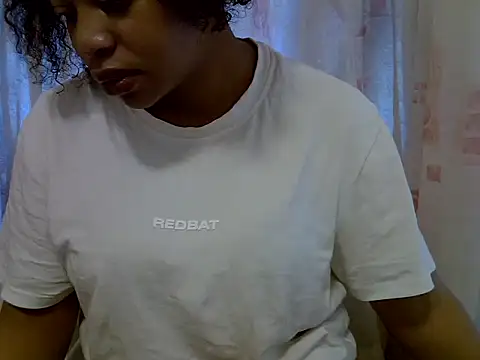 Snapshot of JuicyLipsXx1 chatting on October 2025 11:42:02 AM JuicyLipsXx1 online show from October 2025 11:42:02 AM