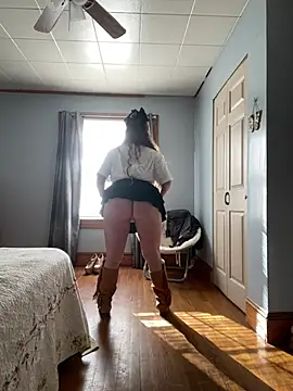 SugarMilkandHoney online show from February 2026 08:40:02 PM