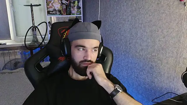 Nik Namee online show from November 2025 01:22:02 PM