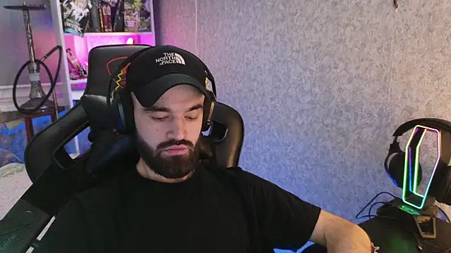 Nik Namee online show from December 2025 03:37:02 AM