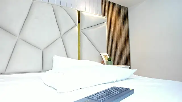 rebeca brown  online show from February 2026 12:16:01 PM