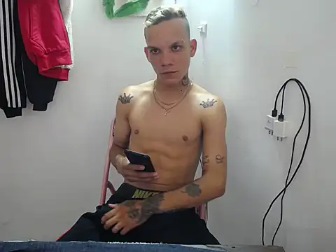 Snapshot of johan_sex_hot chatting on October 2025 06:16:01 PM johan sex hot online show from October 2025 06:16:01 PM