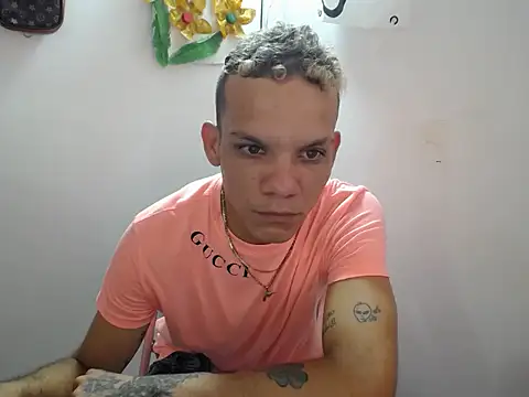 Snapshot of johan_sex_hot chatting on October 2025 04:28:01 PM johan sex hot online show from October 2025 04:28:01 PM