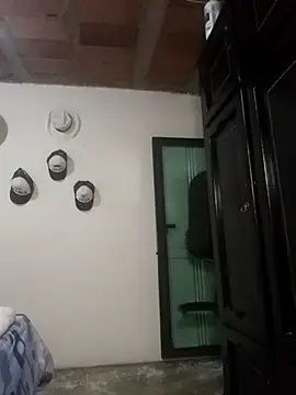 Snapshot of AndreaMooure_ chatting on October 2025 11:42:01 AM AndreaMooure online show from October 2025 11:42:01 AM