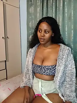 Snapshot of Sexypeaches chatting on October 2025 05:25:02 PM Sexypeaches online show from October 2025 05:25:02 PM