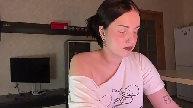 Snapshot of VelvetNote chatting on November 2025 01:54:02 PM VelvetNote online show from November 2025 01:54:02 PM