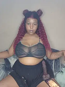 Snapshot of ZuriVixen chatting on July 2026 07:30:01 PM ZuriVixen online show from July 2026 07:30:01 PM