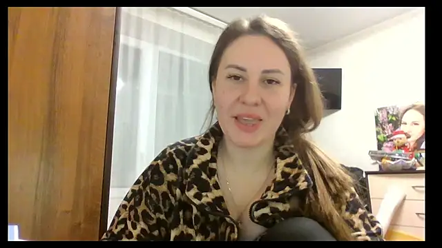 Snapshot of MeadowEyes chatting on January 2026 08:43:02 PM MeadowEyes online show from January 2026 08:43:02 PM