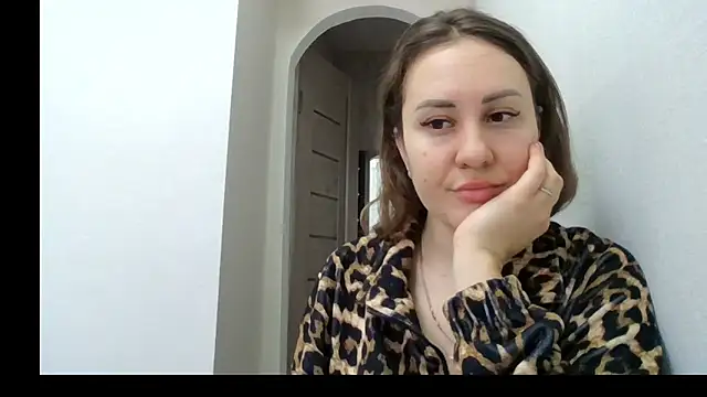 Snapshot of MeadowEyes chatting on February 2026 07:24:02 AM MeadowEyes online show from February 2026 07:24:02 AM