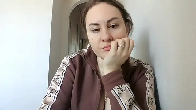 Snapshot of MeadowEyes chatting on March 2026 06:53:02 AM MeadowEyes online show from March 2026 06:53:02 AM