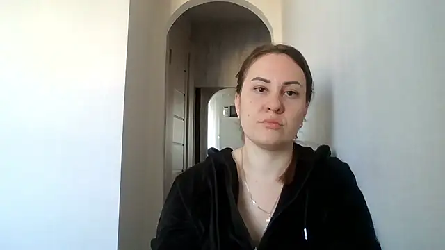 Snapshot of MeadowEyes chatting on April 2026 02:57:01 PM MeadowEyes online show from April 2026 02:57:01 PM