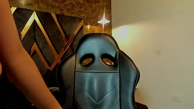 Vittoria Conti  online show from March 2026 05:17:02 PM