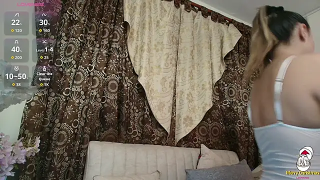 Kiaraa88 online show from December 2025 12:32:01 PM