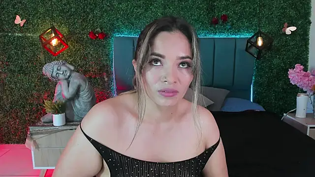 Kiaraa88 online show from July 2026 08:37:01 PM