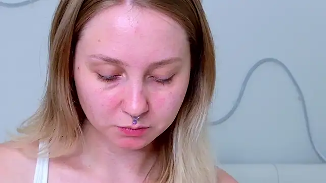 CandiceKingzz online show from October 2025 06:08:02 PM