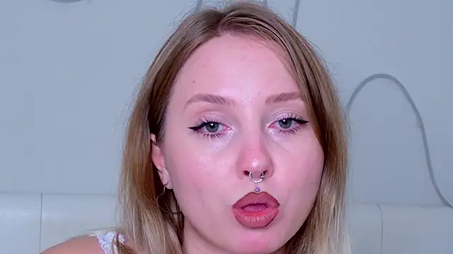 CandiceKingzz online show from October 2025 08:31:01 PM