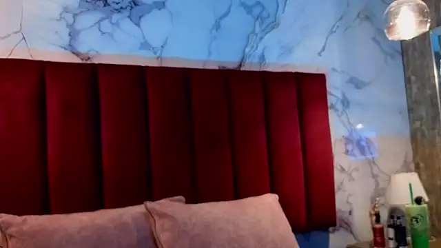 CHIARAJJONES online show from April 2026 12:32:02 PM