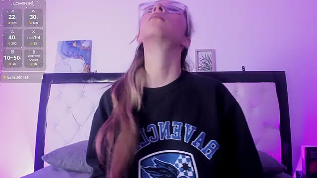 Snapshot of Sara_Roades chatting on October 2025 11:14:02 AM Sara Roades online show from October 2025 11:14:02 AM