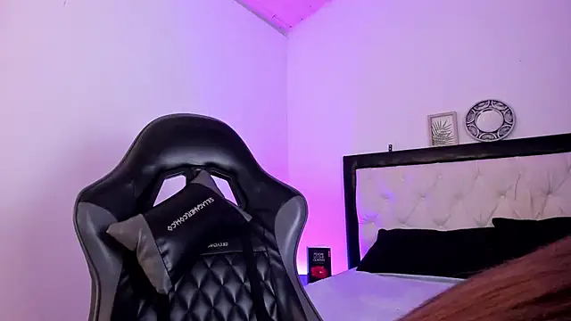 Snapshot of Sara_Roades chatting on December 2025 01:50:02 PM Sara Roades online show from December 2025 01:50:02 PM