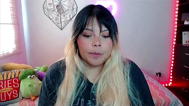 EllieMoonX online show from March 2026 07:33:01 PM