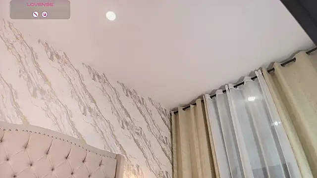 Snapshot of shanell-hott chatting on February 2026 04:27:01 AM shanell-hott online show from February 2026 04:27:01 AM